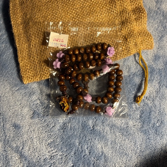 viste Ruah Jewelry - Brown 7-bead rosary of Saint Joseph Brown Necklace, Purple Accents. NWOT #004